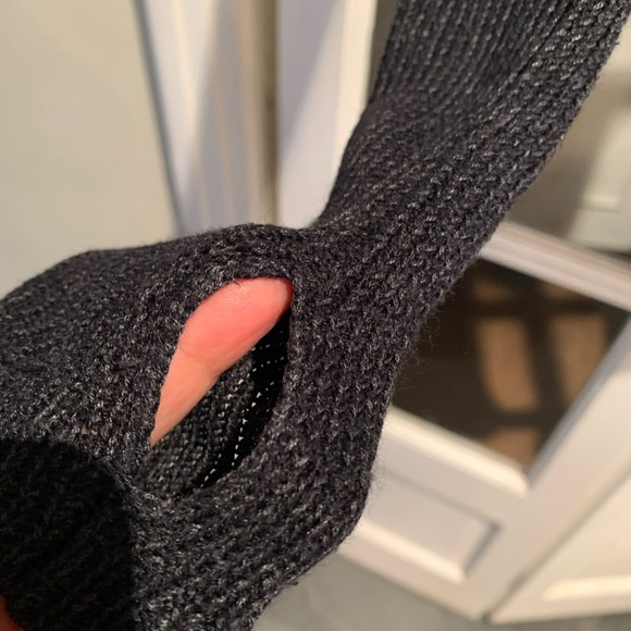 Lululemon black long sleeve sweater. Size 4 - Picture 4 of 7